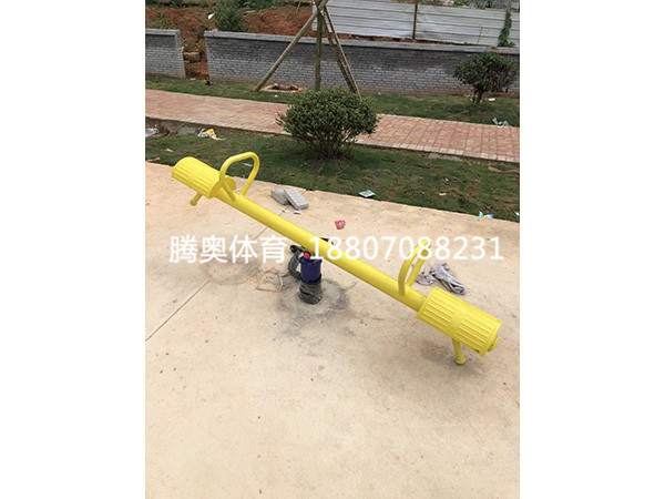 戶外健身器材